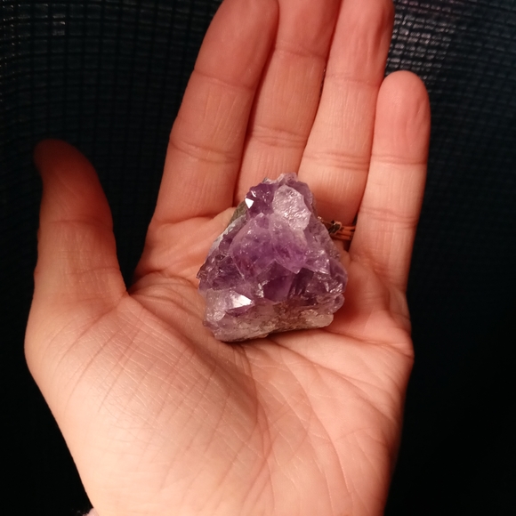 Small Amethyst cluster - Picture 1 of 4